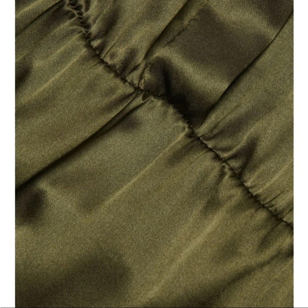 NWT L'Agence Green Winter Moss Atlas 100% Silk Wrap-Effect Dress, Size 8 - Picture 5 of 9
